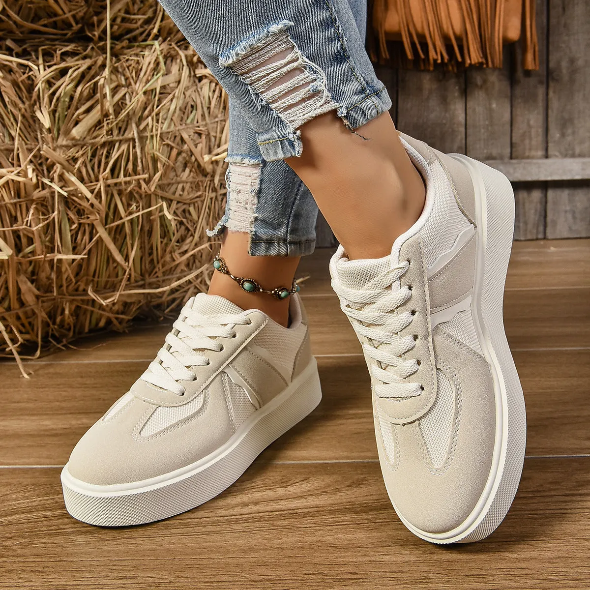 Aura Sneakers