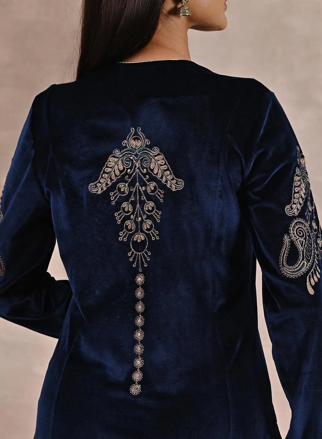 Blue Paisley Velvet Kurta With Thread Work