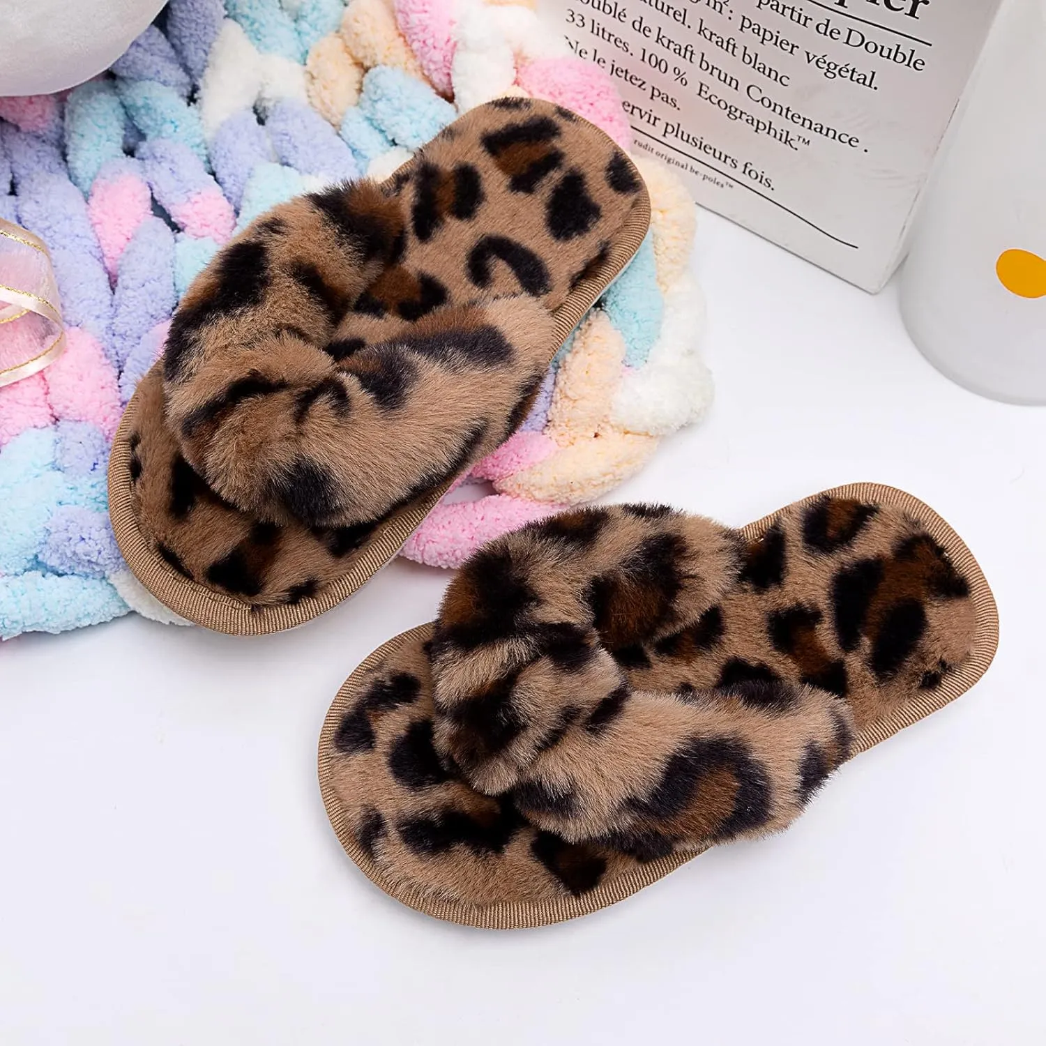 Kids Flip Flop Slippers Soft Plush Fuzzy House Home Thong Slippers for Boys and Girls Open Toe Indoor Outdoor Warm Comfy Slip On