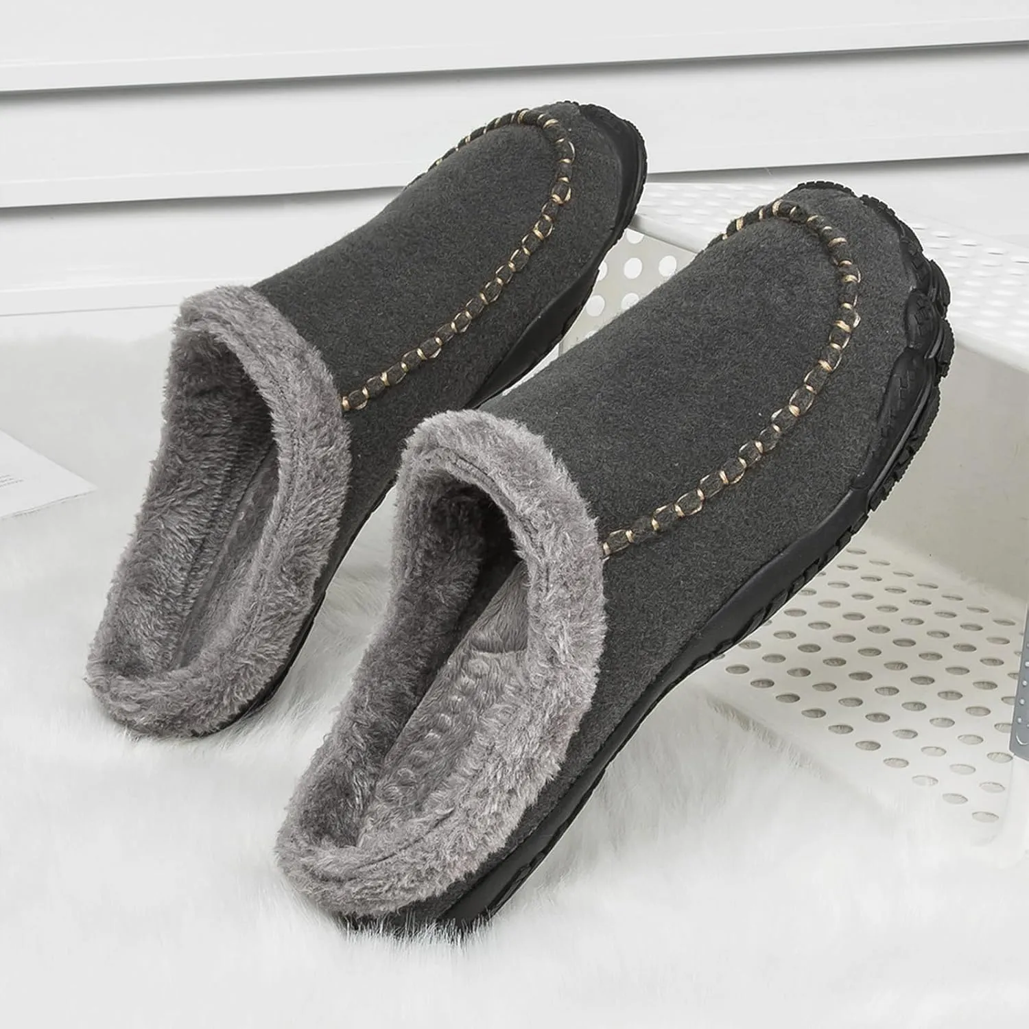 Lossarye Men's Winter Warm Moccasin Slippers,Slip-on Memory Foam Lightweight Anti-Slip Cozy Fuzzy House Slippers Wide Indoor Outdoor Shoes
