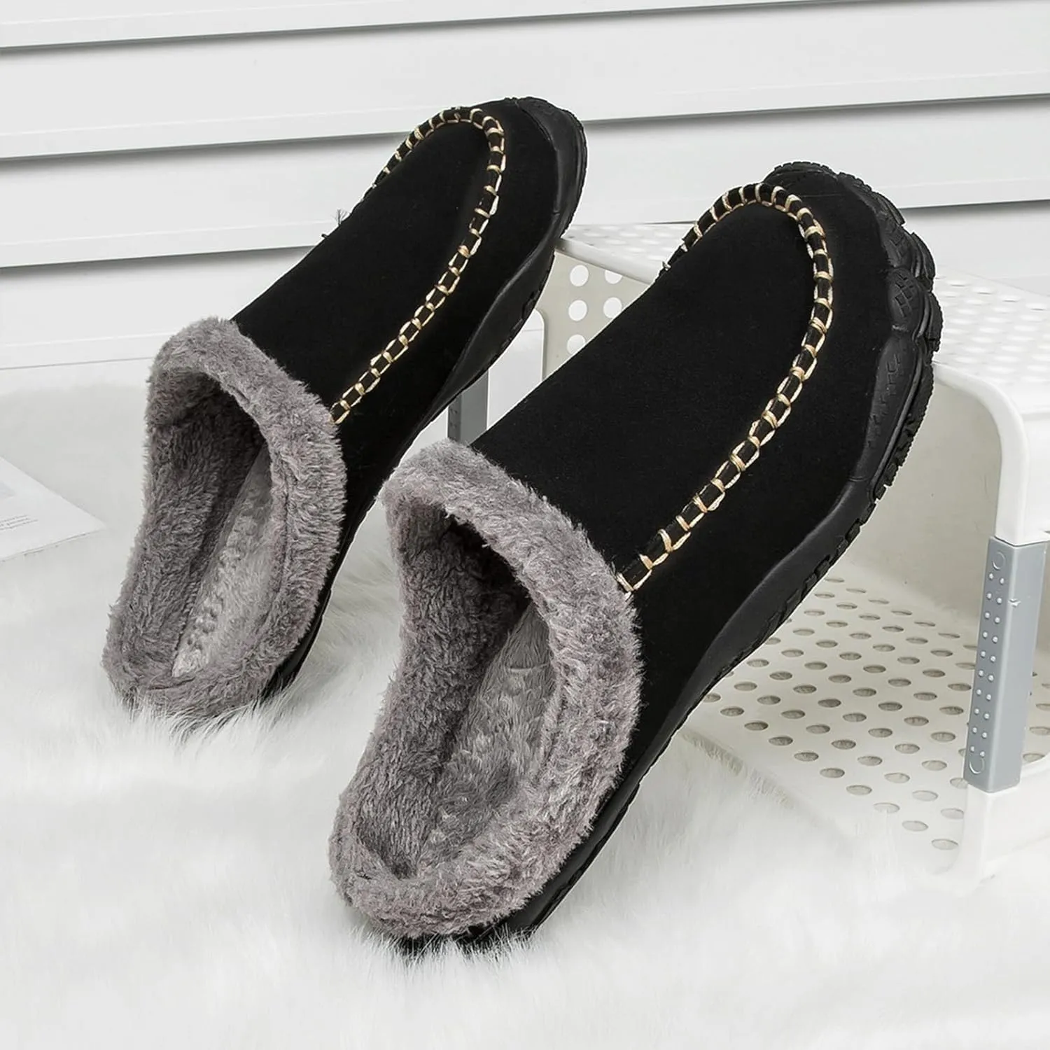 Lossarye Men's Winter Warm Moccasin Slippers,Slip-on Memory Foam Lightweight Anti-Slip Cozy Fuzzy House Slippers Wide Indoor Outdoor Shoes