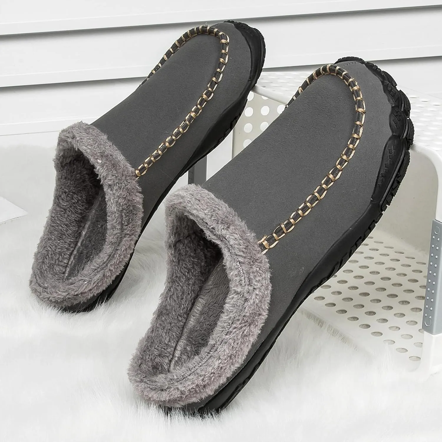 Lossarye Men's Winter Warm Moccasin Slippers,Slip-on Memory Foam Lightweight Anti-Slip Cozy Fuzzy House Slippers Wide Indoor Outdoor Shoes