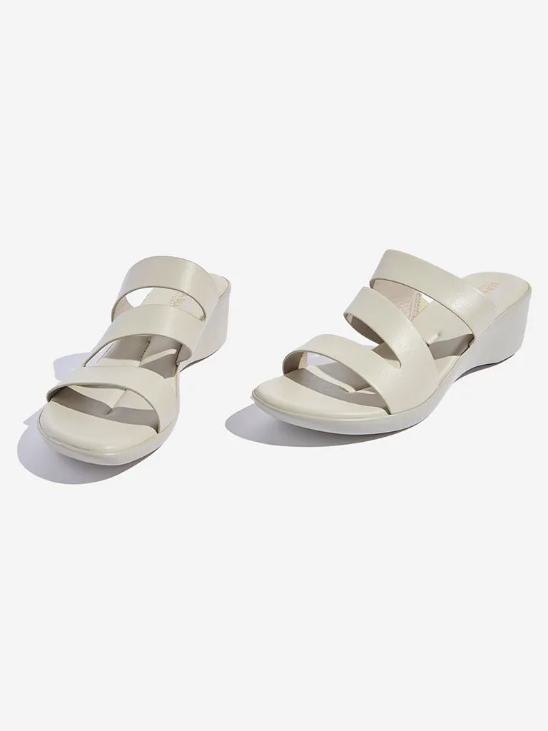 LUNA BLU Ivory Multi-Strap Comfort Sandals