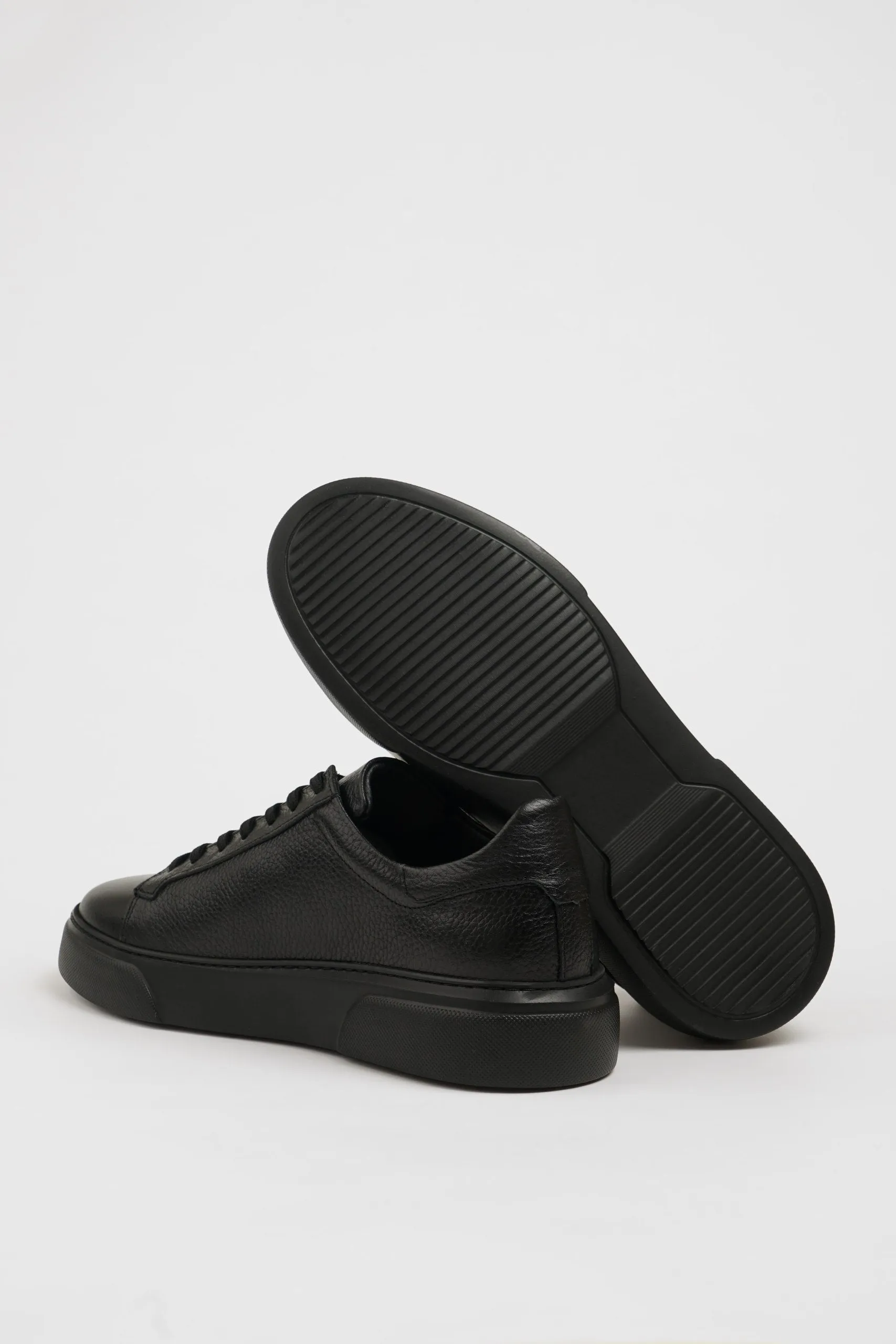 Urban Explorer Black Leather Sneakers