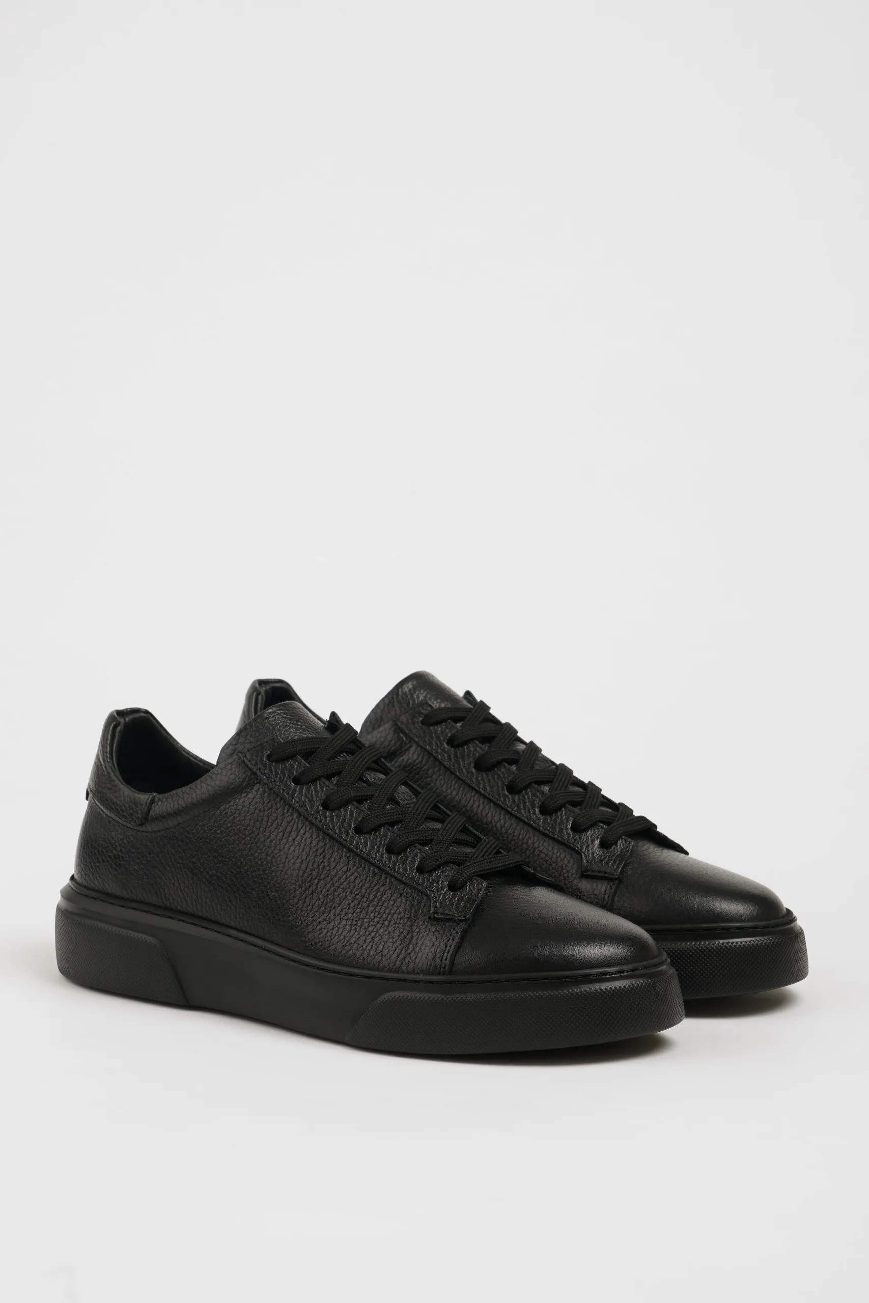 Urban Explorer Black Leather Sneakers