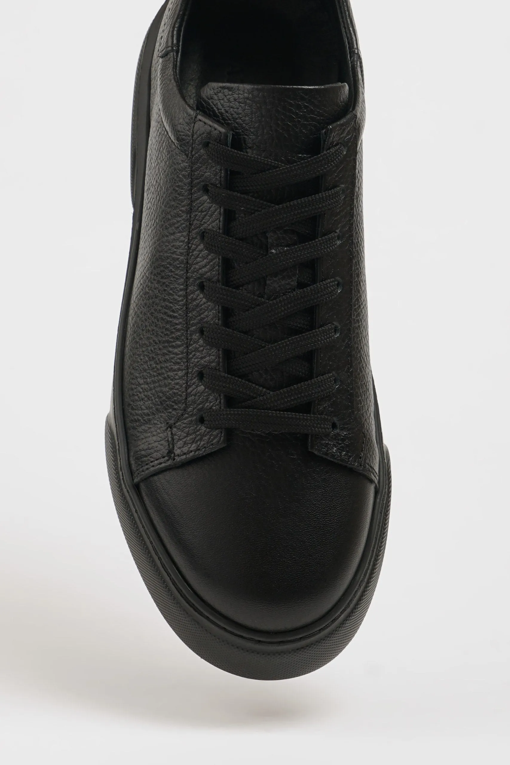 Urban Explorer Black Leather Sneakers