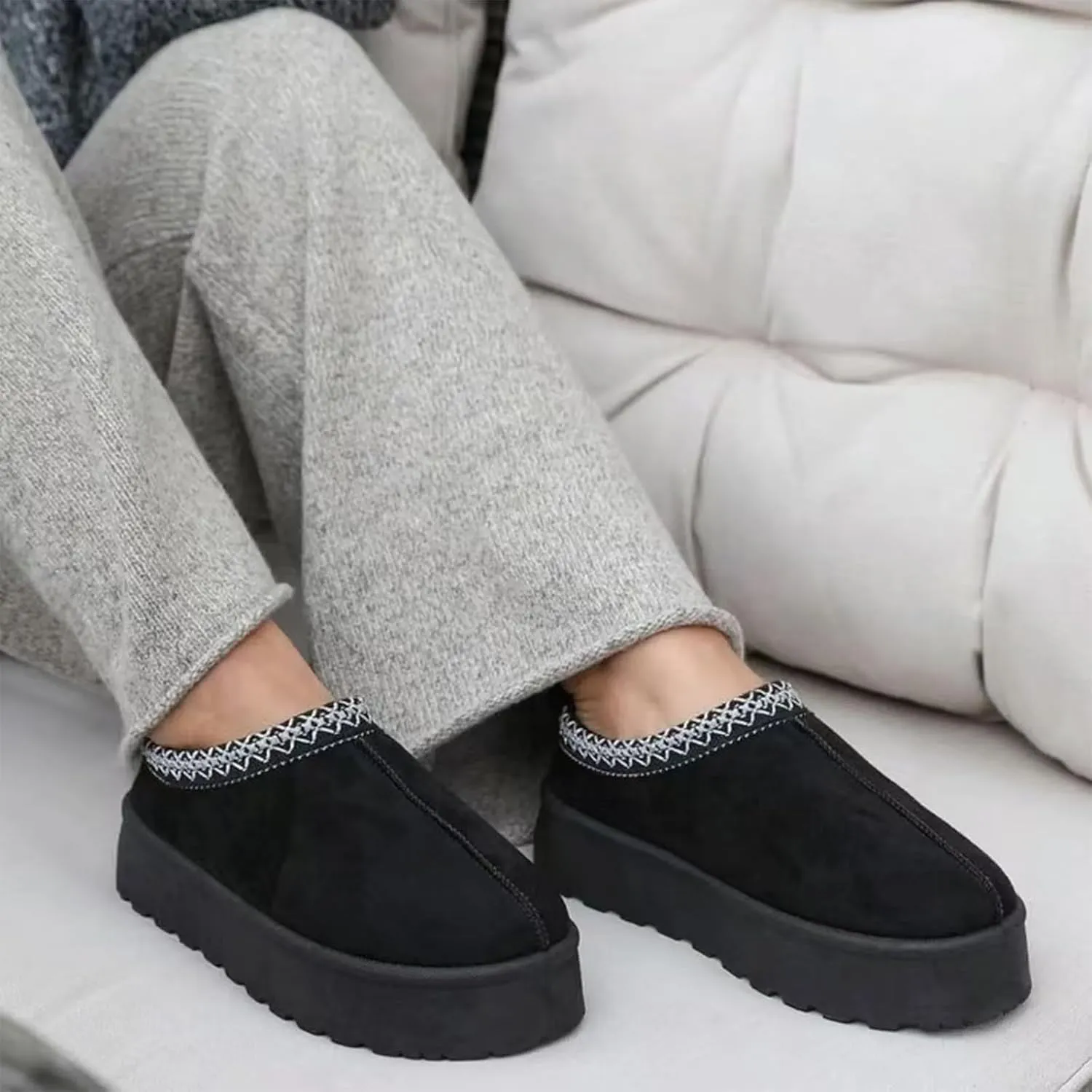 Women's Platform Mini Boots - Cozy Fur-Lined Ankle Boots for Warm and stylish snow boots
